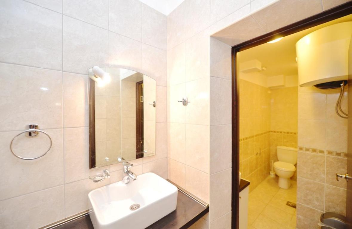 Rafailovici Holiday Apartments Экстерьер фото