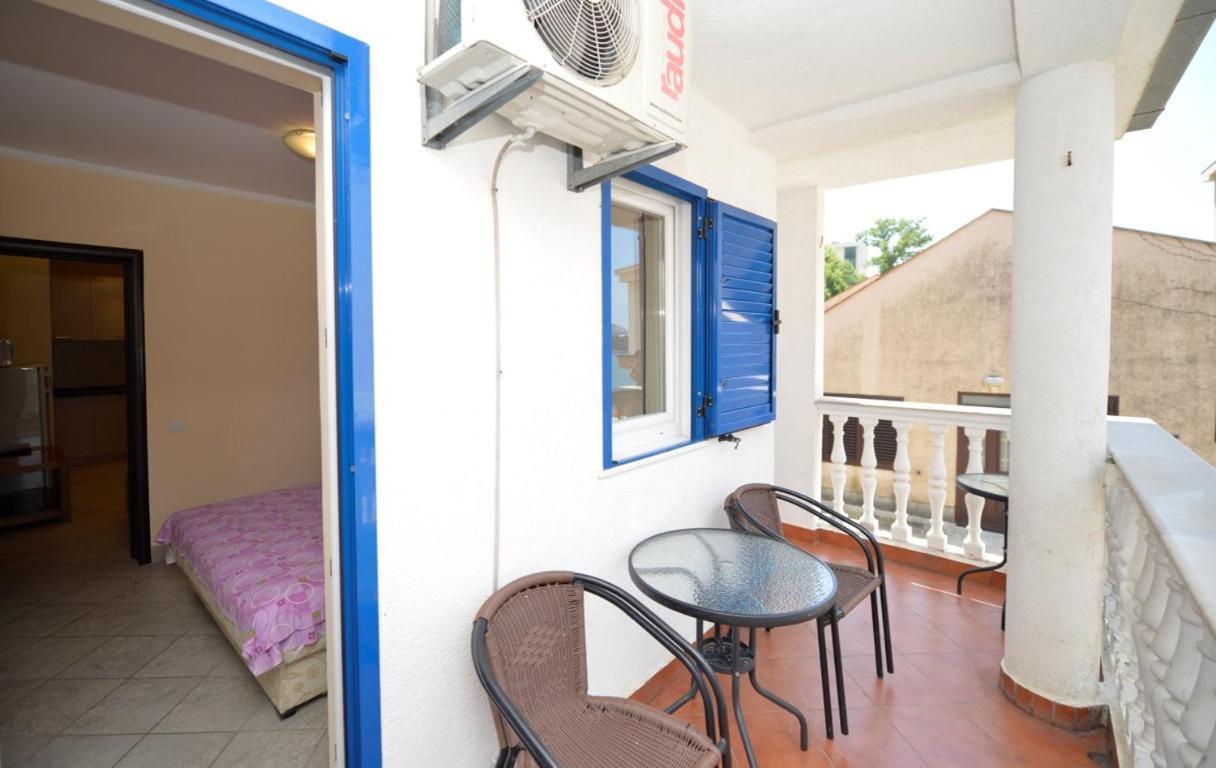 Rafailovici Holiday Apartments Экстерьер фото