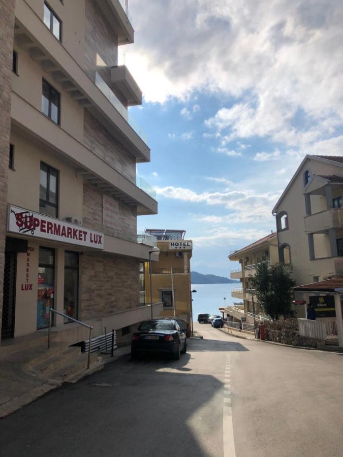 Rafailovici Holiday Apartments Экстерьер фото