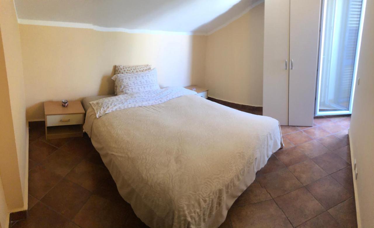 Rafailovici Holiday Apartments Экстерьер фото
