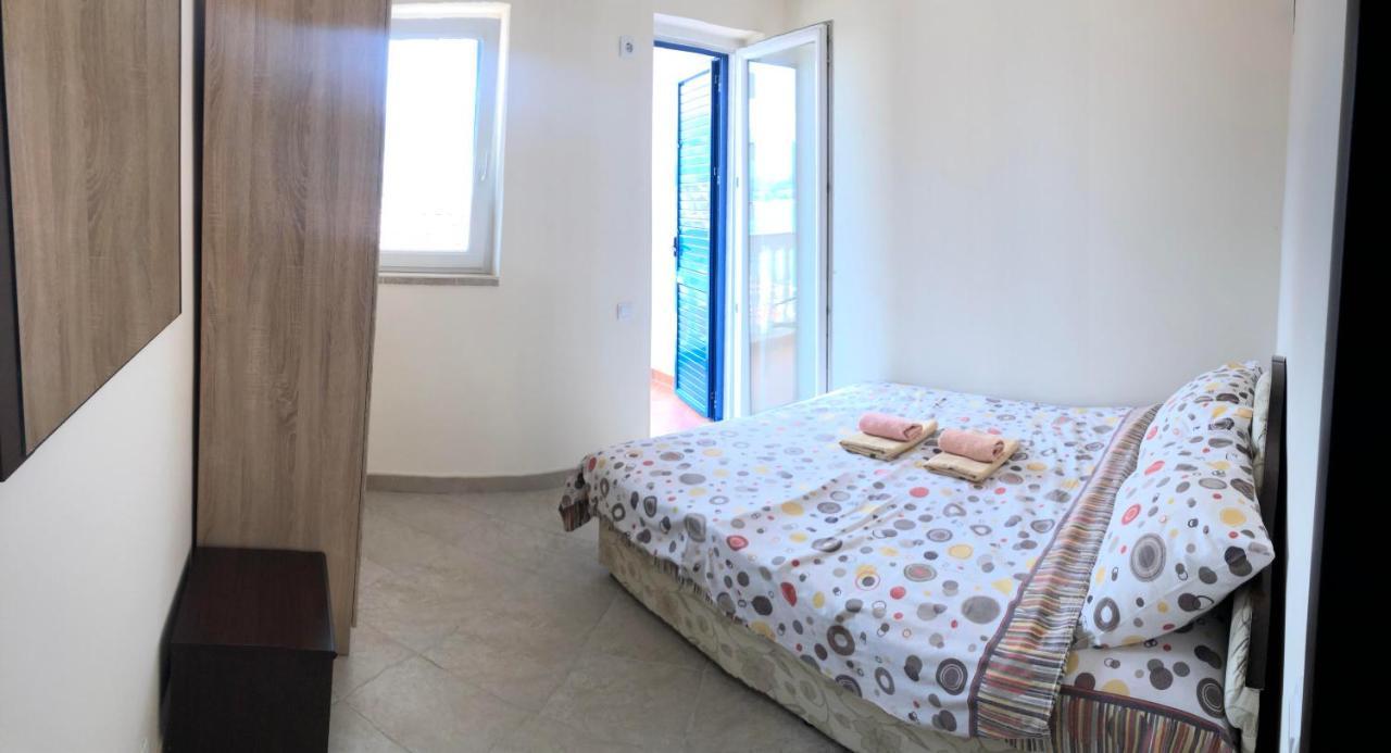 Rafailovici Holiday Apartments Экстерьер фото