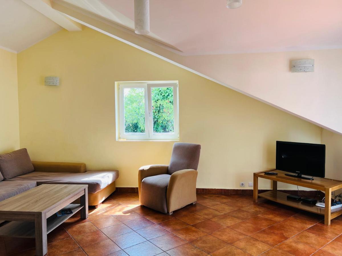 Rafailovici Holiday Apartments Экстерьер фото