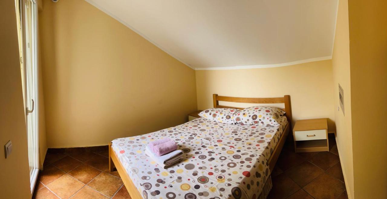 Rafailovici Holiday Apartments Экстерьер фото
