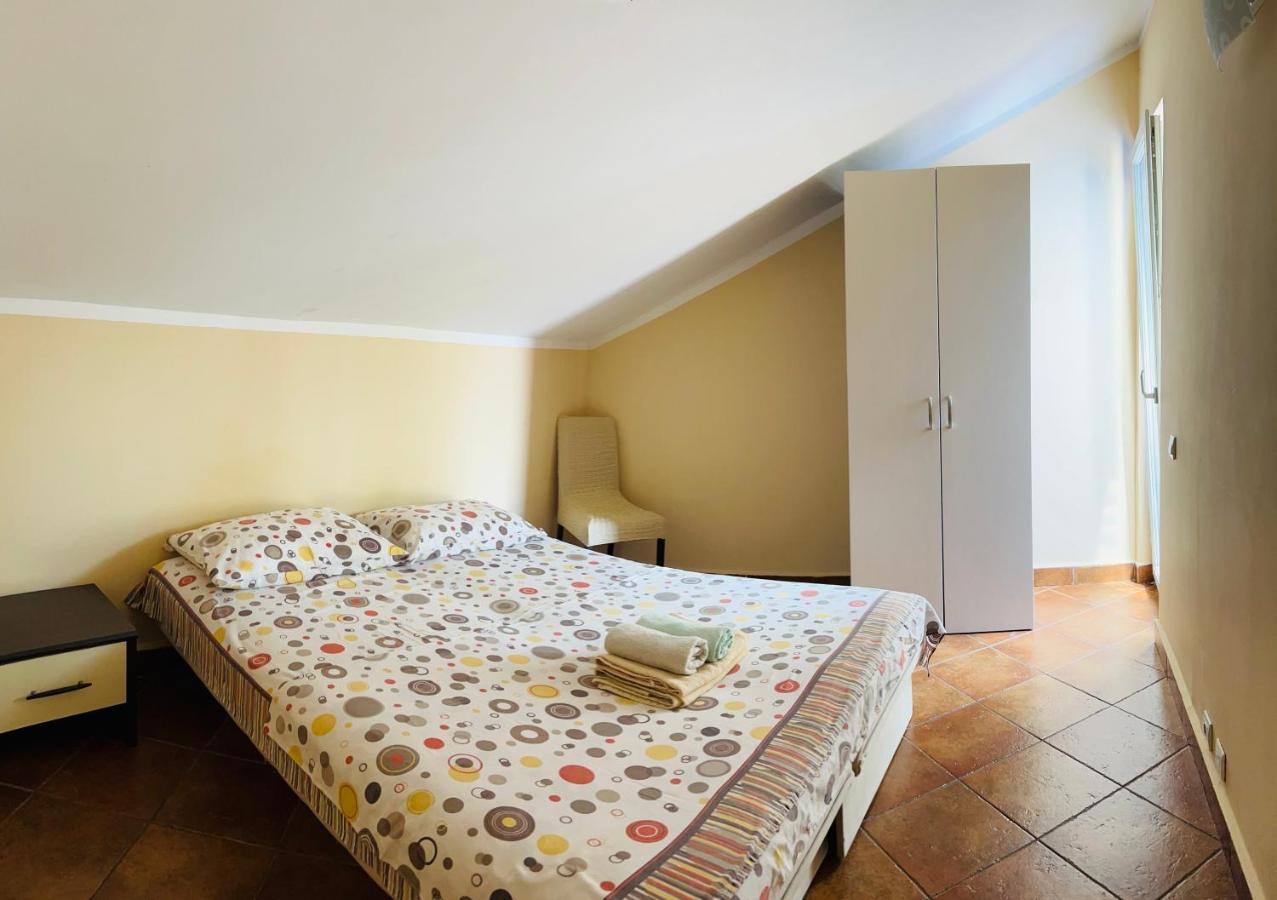 Rafailovici Holiday Apartments Экстерьер фото